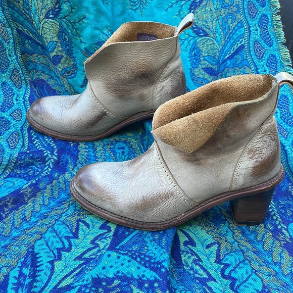Luminous sliced booties, Holding Horses Anthro - Picture 9 of 13